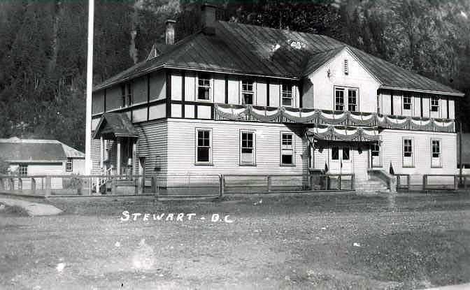 Stewart Court House